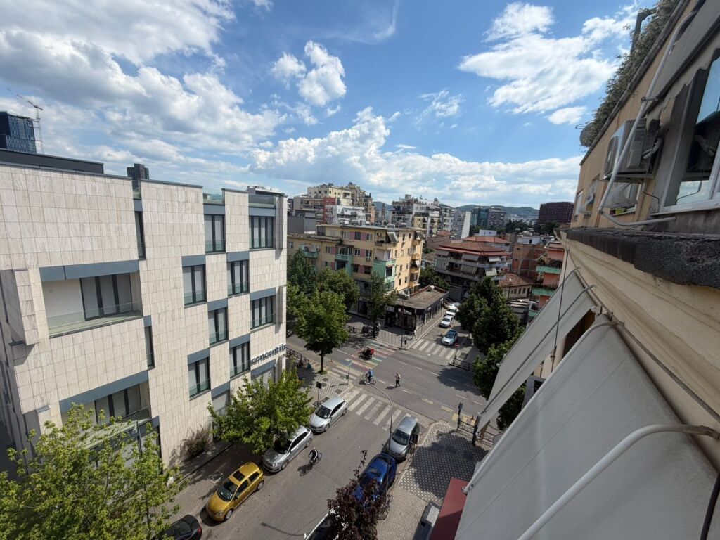 Jepet Me Qera Apartament 1+1+1 Ballkon