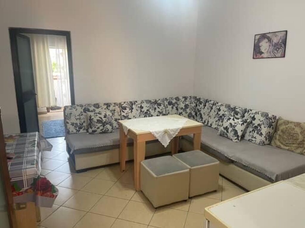 JEPET ME QERA KATI 2 I NJË SHTËPIE PRIVATE – ALLIAS