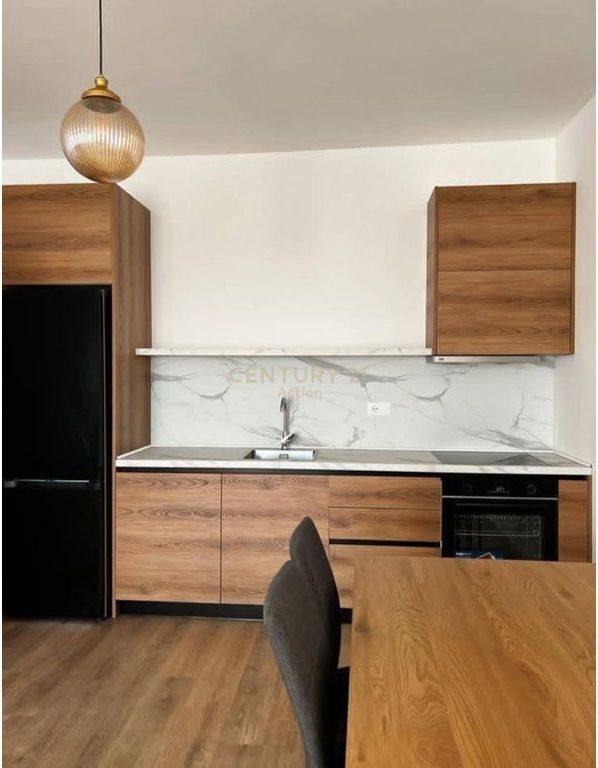 Jepet me qira apartament modern 1+1 tek Kompleksi Arlis, në Rrugën e Dibrës