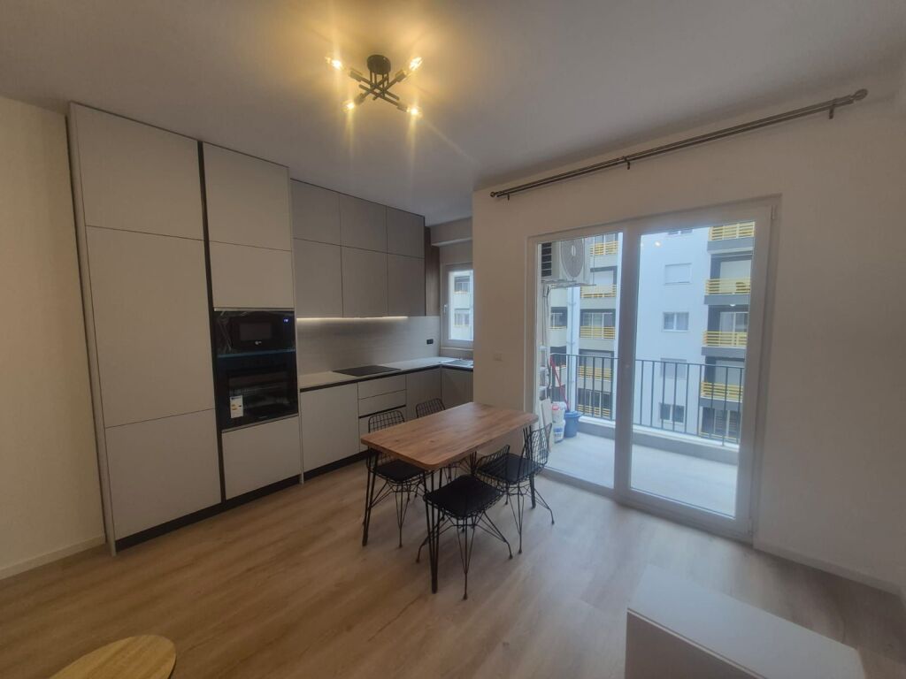 Jepet me qira apartament 1+1