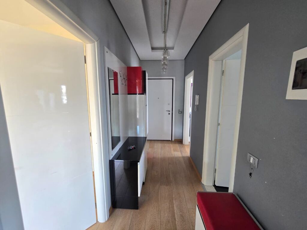 Apartamente 2+1 Ne Shitje, Me Pamje Mbi Liqenin e Thate