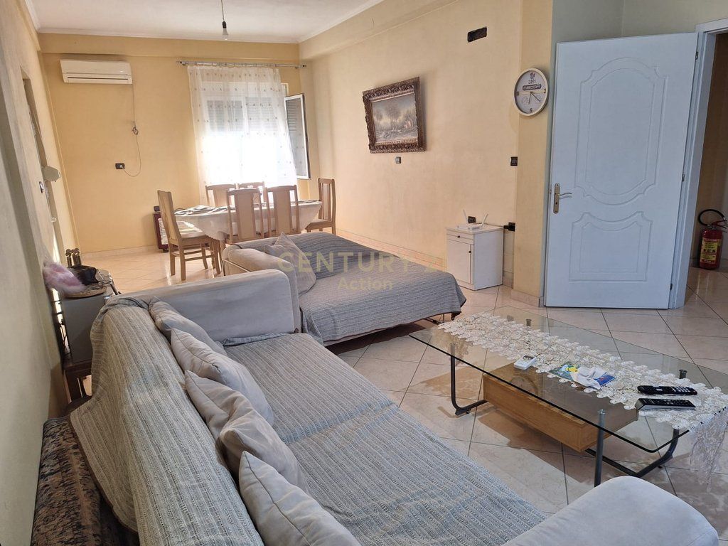 SUPER OKAZION 🔥 🏡 Vilë 2 Kate + Truall për shitje në Durrës, Rruga e Plazhit