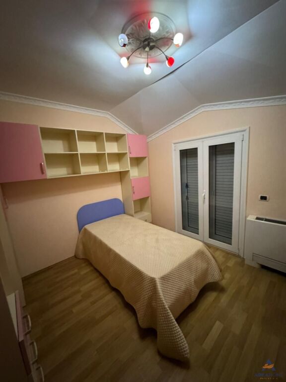 SHITET VILA NE INSTITUT 400.000 EURO