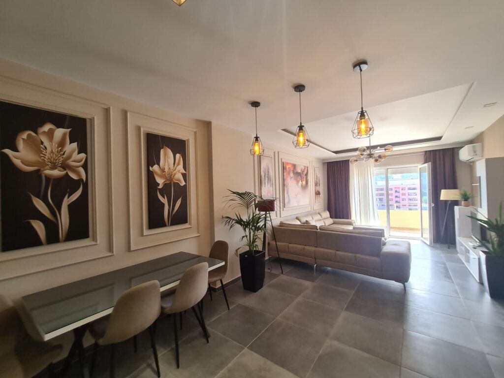 Shitet apartament 2+1 ne Vlore