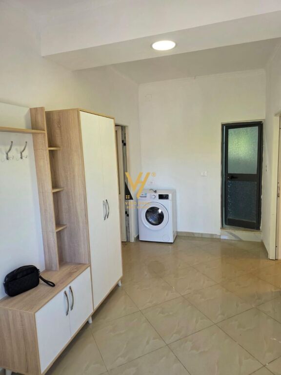 JEPET SHTEPI PRIVATE ME QERA NE ALLIAS 50.000 LEKE