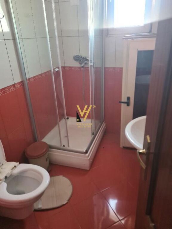 JEPET APARTAMENT 2+1+2+BLK ME QIRA TEK RRUGA KAVAJES 60.000 LEKE