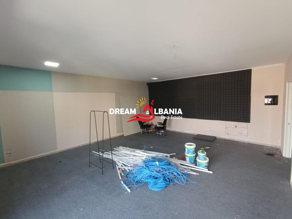 Business Premises for Rent at Zogu i Zi (ID 42611542)
