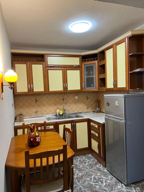 Rent | Apartament 2 + 1 | Rruga Kongresi i Manastirit | 500 €/month