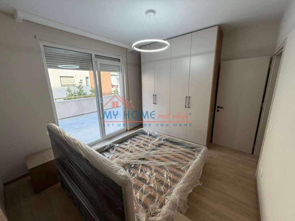 Apartament 1+1+Verande me qera tek Liqeni Artificial ne Tirane