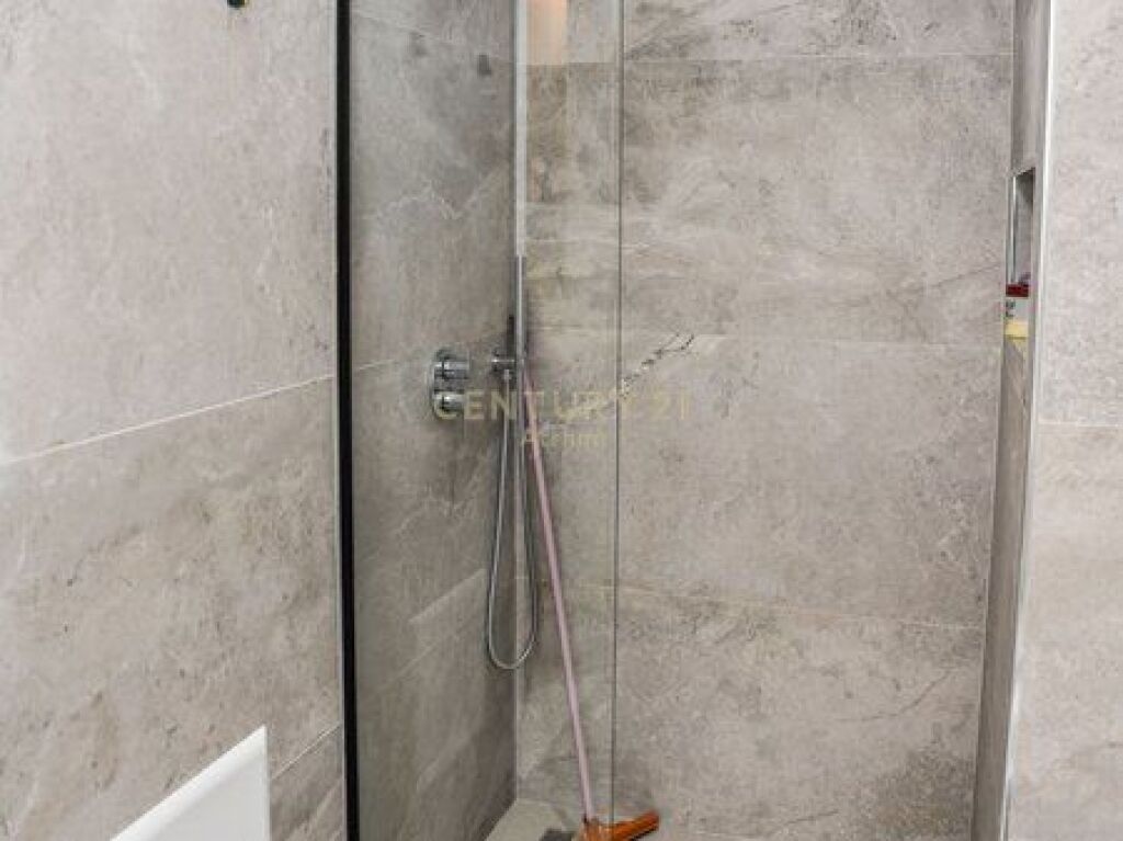 SHITET APARTAMENT 2+1+2GARAZHE TEK RESIDENCA RELUX NE SHKOZE!