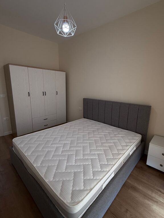 Qera | Apartament 1 + 1 | Rruga 5 Maji | 550 €/muaj
