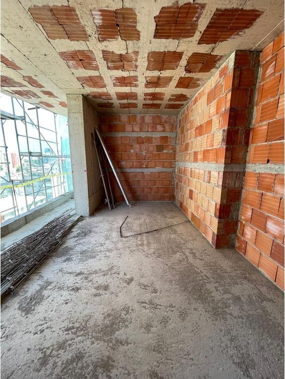 Shitet, Apartament 2+1+2, Blloku, Tirane.