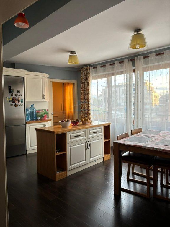 Qira, Apartament 3+1+2, Sheshi Skenderbej, Tiranë