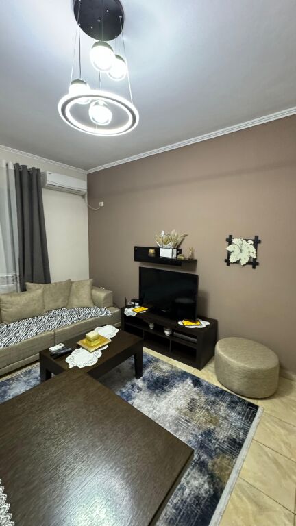 Affittasi 2+1+1 ASTIR VICINO AL COMPLESSO MOLLA 50.000 leke