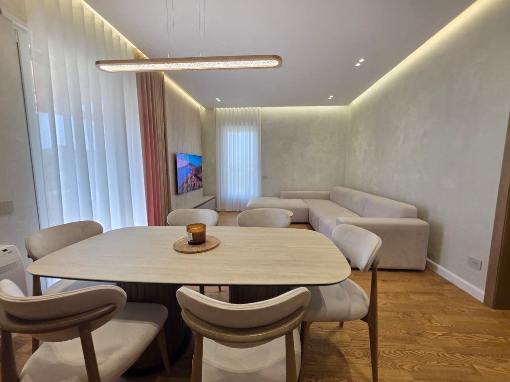 Jepet me qira apartament luksoz 3+1+3 duplex në Secret Garden Residence, me sipërfaqe 150 m² dhe i pabanuar më parë.
