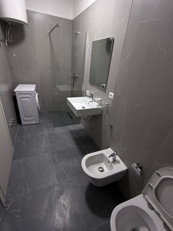 Qera | Apartament 1 + 1 | Rruga 5 Maji | 500 €/muaj