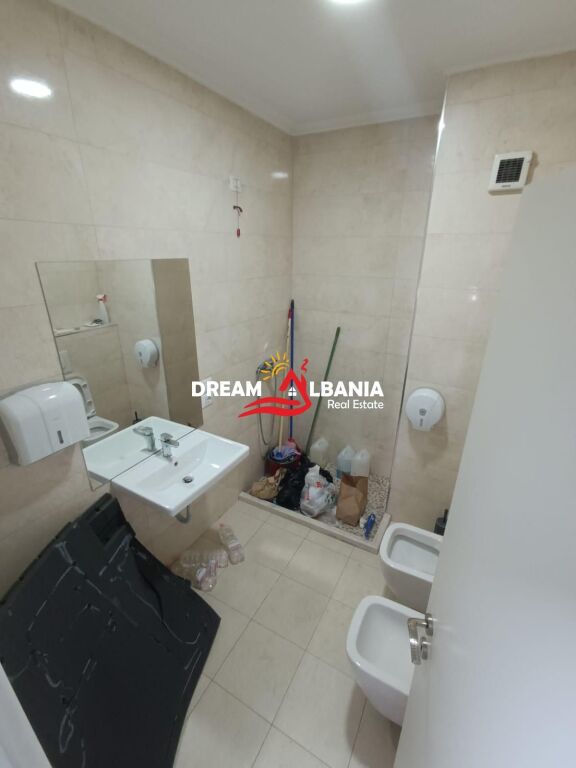 Business Premises for Rent at Zogu i Zi (ID 42611542)