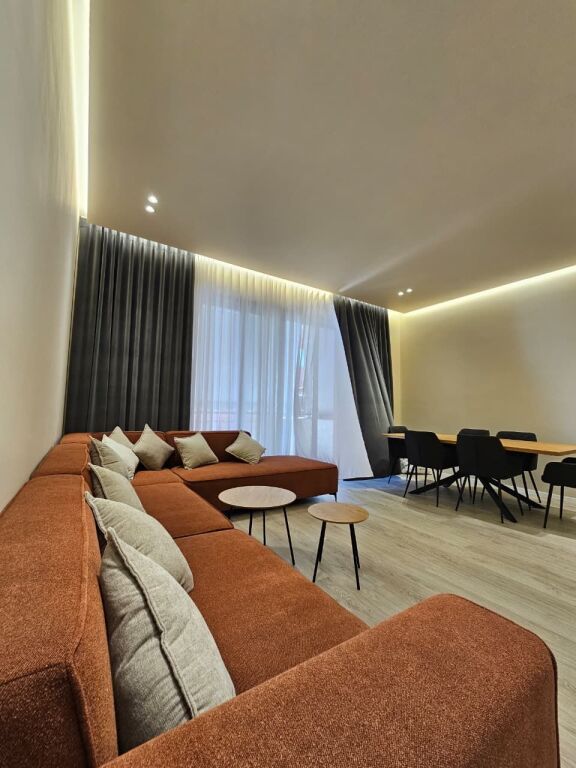 APARTAMENT LUKSOZ 2+1 PER QERA TEK KOMPLEKSI DELIJORGJI