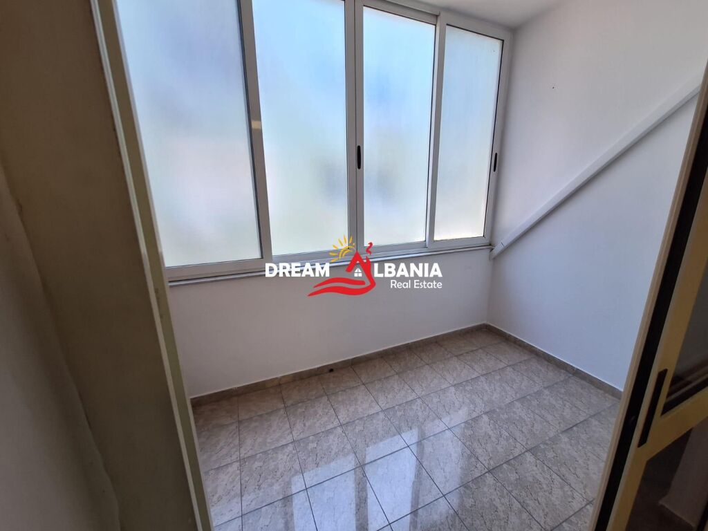 Jepet Me Qera Ambient Biznesi ne Bllok Prane Rruga Brigada VIII.(ID 42611541)