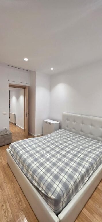 Jepet me qera Apartament 1+1 te Kodra Diellit/ Eleonora