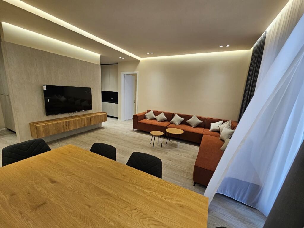 APARTAMENT LUKSOZ 2+1 PER QERA TEK KOMPLEKSI DELIJORGJI