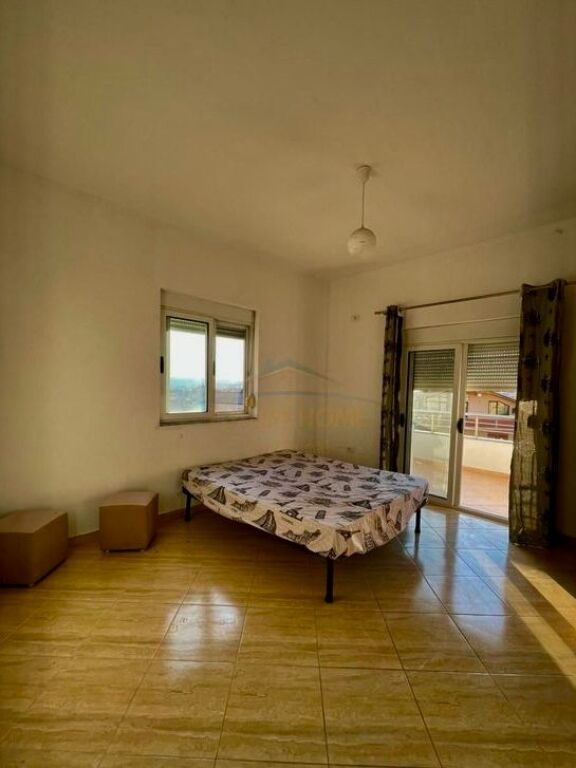 Qera, Apartament 2+1+2+Ballkon+Post Parkimi, Kodra e Priftit.