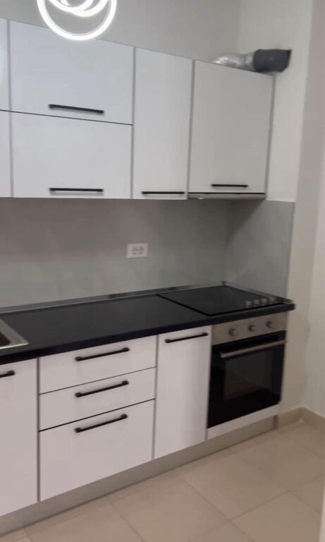 AFFITTASI 1+1 VIA 5 MAGGIO 40.000 LEKE