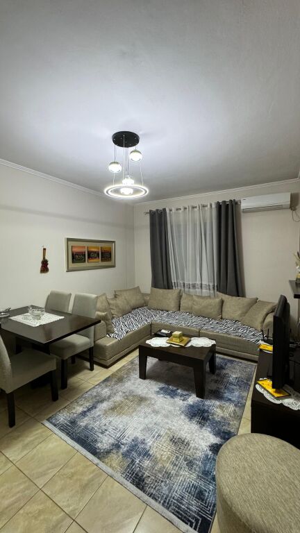 Affittasi 2+1+1 ASTIR VICINO AL COMPLESSO MOLLA 50.000 leke