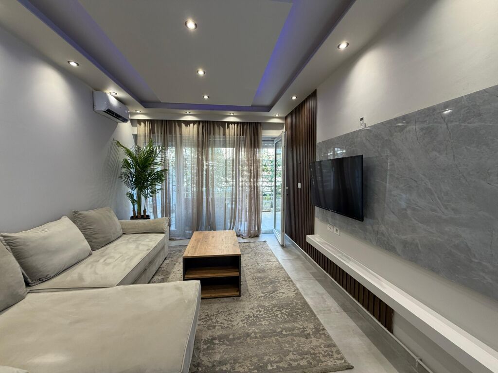🏡 Shitet Apartament 1+1 te Kodra e Diellit 📐 Sipërfaqe: 73 m² + 11 m² verandë