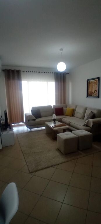 Jepet me qira 2+1+1 ISH FUSHA E AVIACIONIT 650€