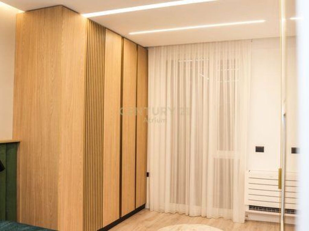 SHITET APARTAMENT 2+1+2GARAZHE TEK RESIDENCA RELUX NE SHKOZE!