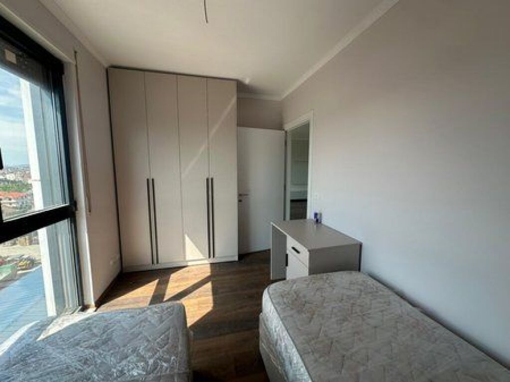 Ofrojmë për qira Apartament 2+1+2 + Post Parkimi në Kompleksi “Akses Tirana”