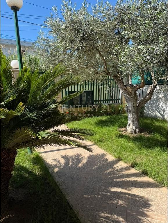 Appartamento 2+1 in Affitto nel Quartiere 17, Durrës