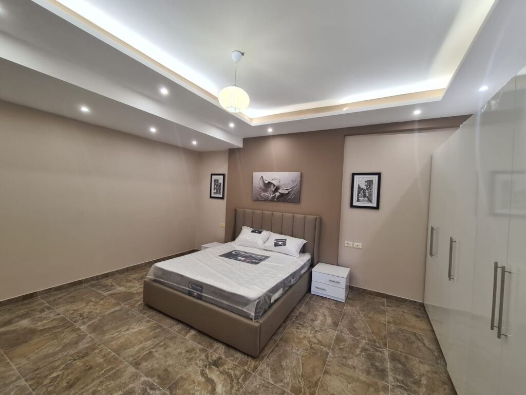 Shitet apartament 2+1 ne Vlore