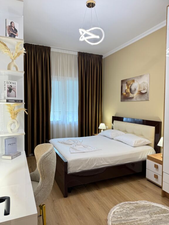 Jepet Apartamenti 1+1 me Post 🅿️Parkim 📍te Xhamia Kopshti Botanik