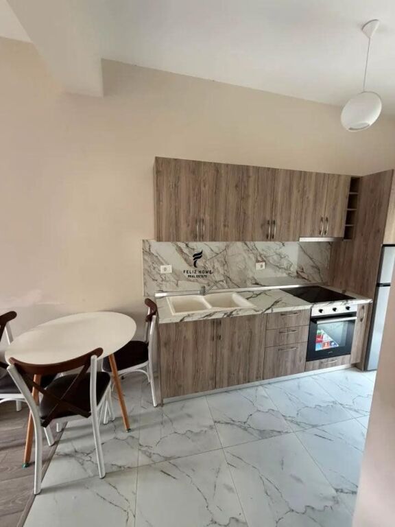 APARTAMENT ME QERA 1+1 SHKOZE 350 EURO FH-75399