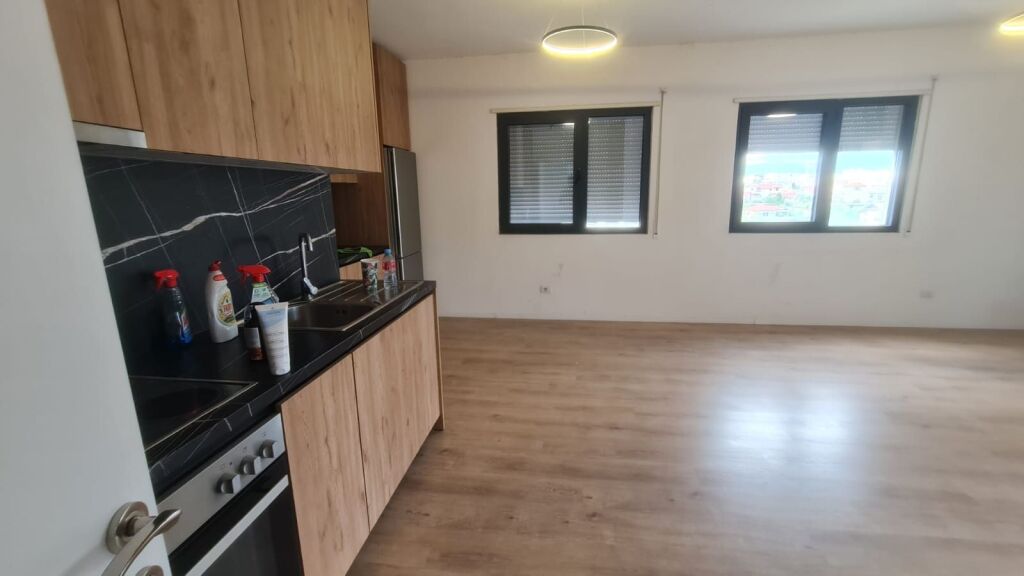 Qera | Apartament 2 + 1 | Ali Demi | 550 €/muaj