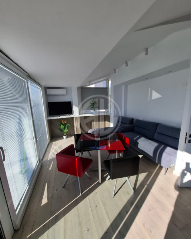 Jepet me qera apartament 2+1 -Vije e pare me detin  Plazg Durres