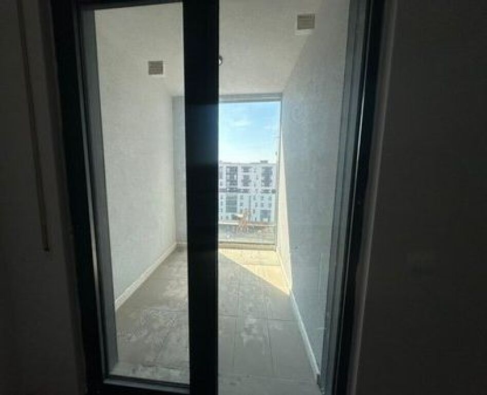 Ofrojmë për qira Apartament 2+1+2 + Post Parkimi në Kompleksi “Akses Tirana”