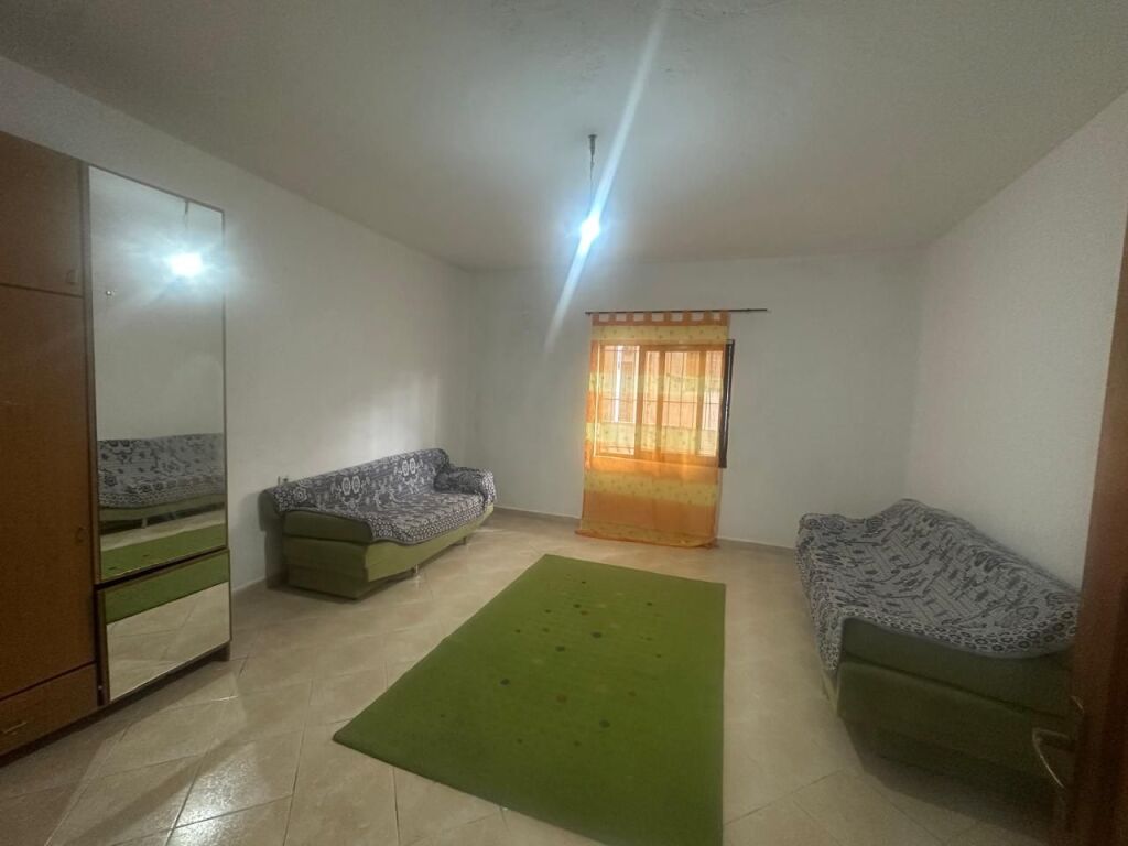 Affitto | Casa privata 2 + 1 | Allias | 400 €/mese