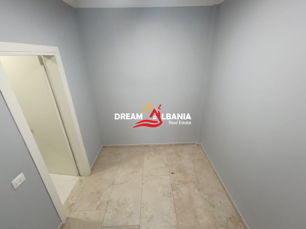 Business Premises for Rent at Zogu i Zi (ID 42611542)