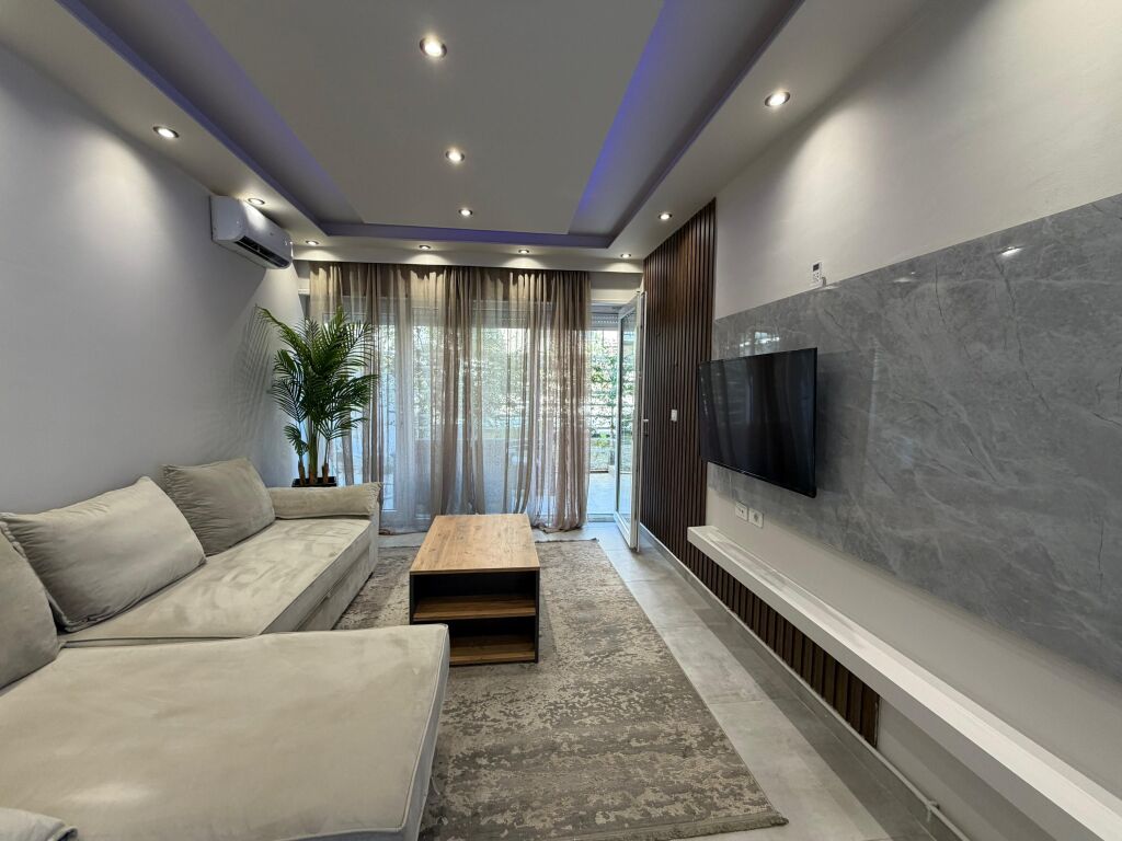 🏡 Shitet Apartament 1+1 te Kodra e Diellit 📐 Sipërfaqe: 73 m² + 11 m² verandë