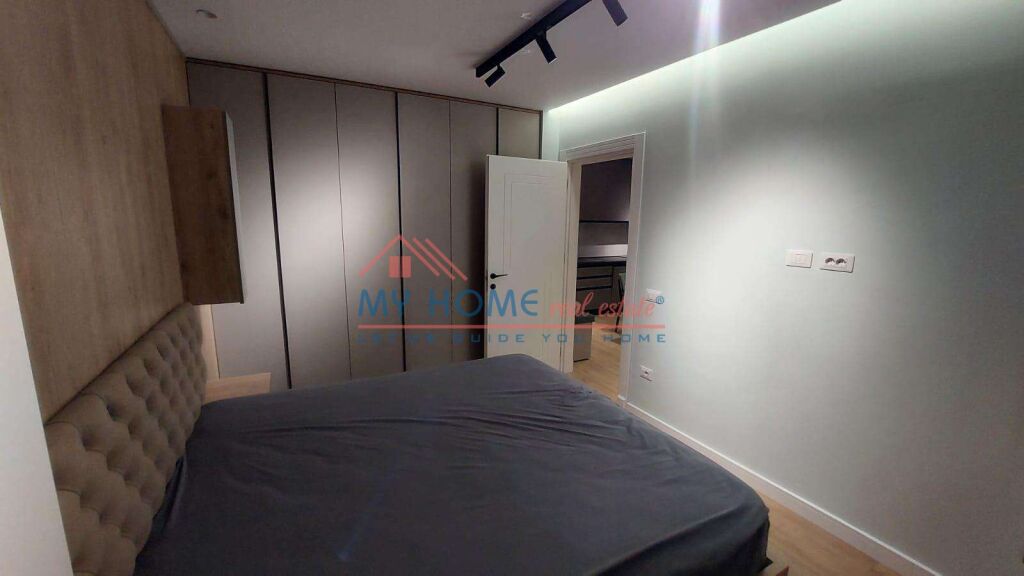 Apartament 1+1 me qera tek Komuna e Parisit