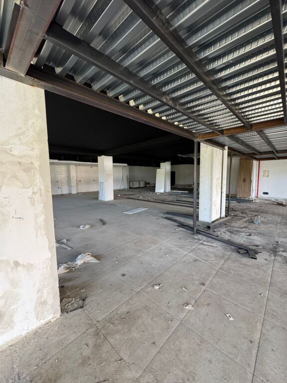 NEGOZIO IN AFFITTO 800 M2 PRESSO RADISSON LAGO