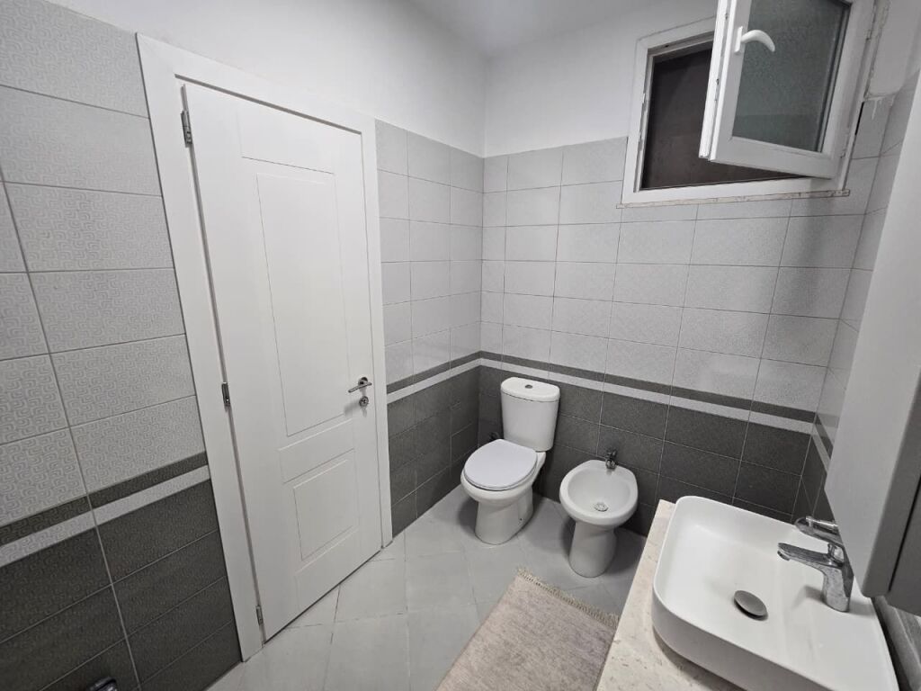 Apartamente 1+1 Ne Shitje, Astir