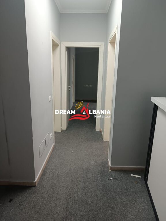 Business Premises for Rent at Zogu i Zi (ID 42611542)