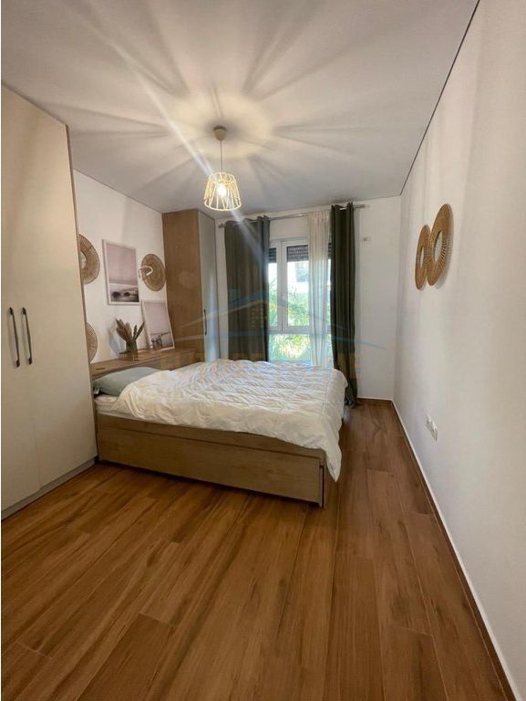 Shitet, Apartament 1+1+Oborr, Gjiri i Lalzit