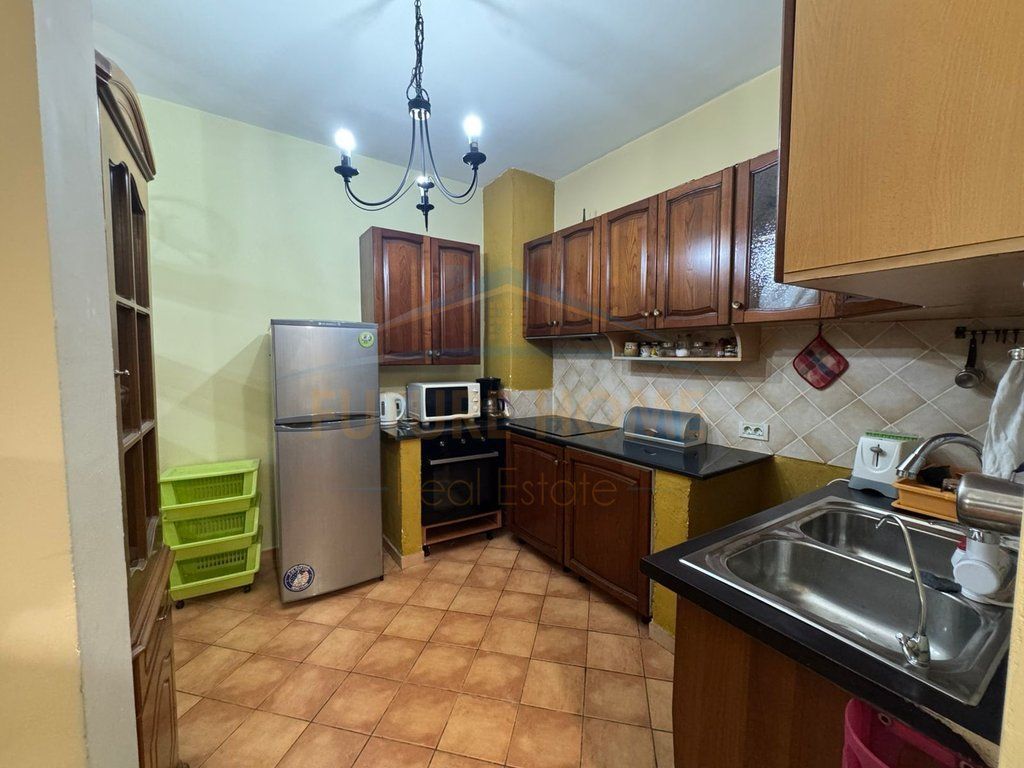 Qera, Apartament 2+1, Komuna e Parisit
