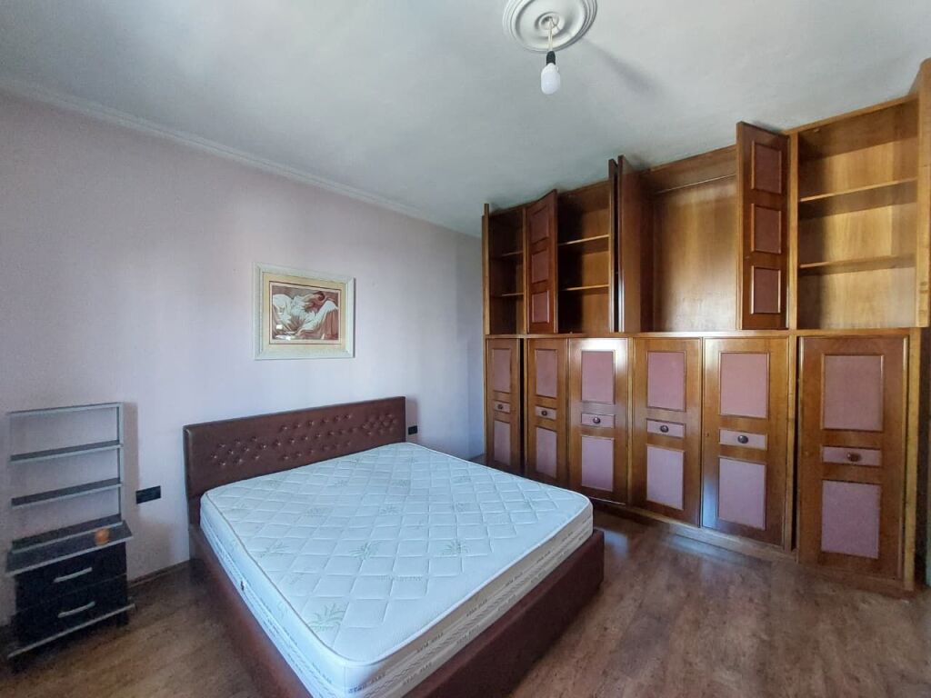 Qera | Shtëpi private 2 + 1 | Rruga Besa | 550 €/muaj