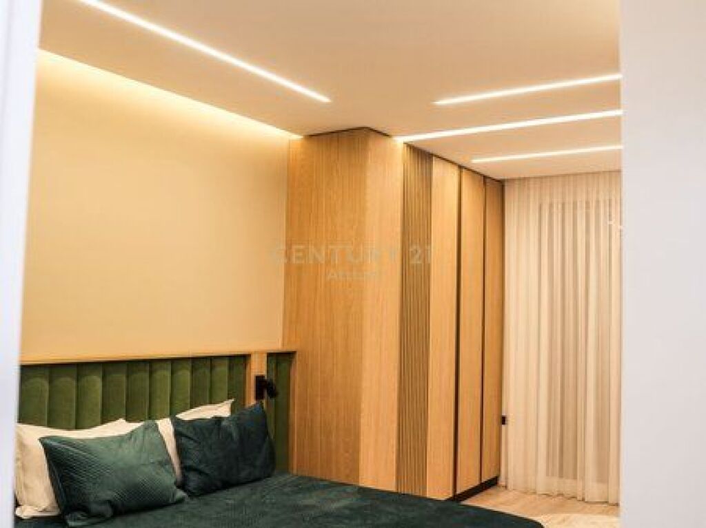 SHITET APARTAMENT 2+1+2GARAZHE TEK RESIDENCA RELUX NE SHKOZE!